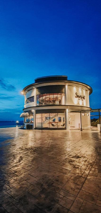 BW Suite Belitung Tanjung Pandan Exteriör bild